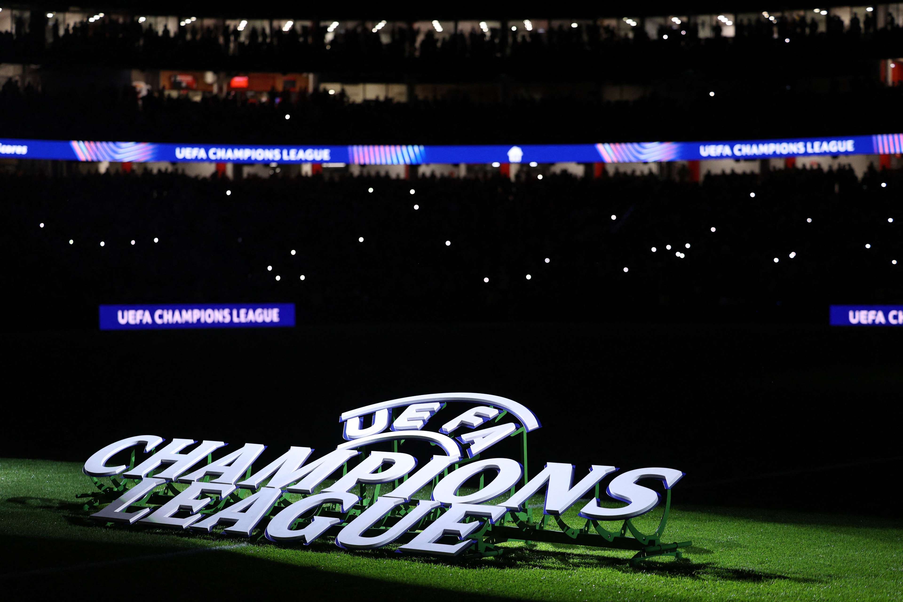 區最大的足 區最大的足